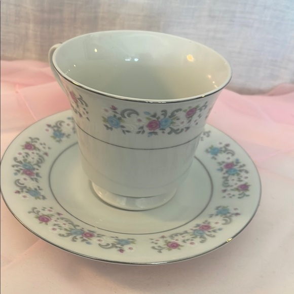 Floral China Teacup and Saucer Set - Picture 2 of 3